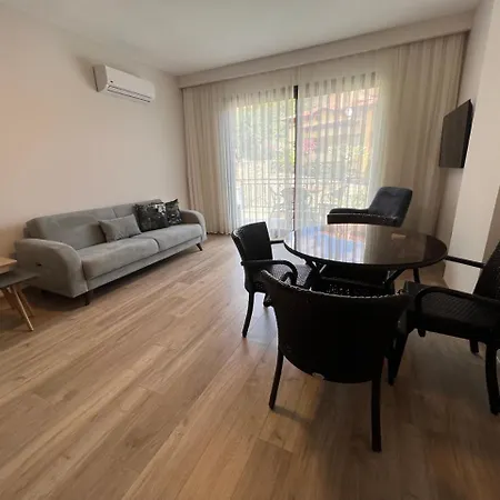 White Icmeler Apartment *